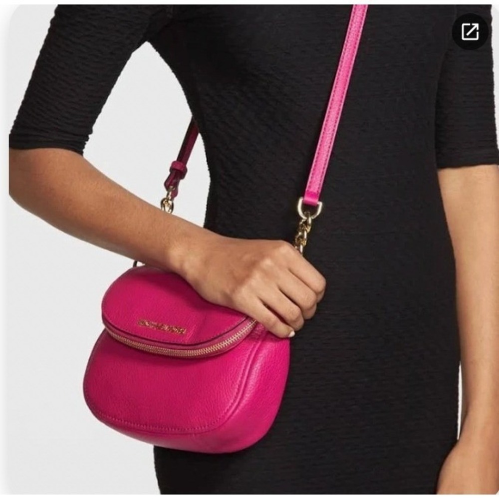 Michael Kors Bedford Pebble Leather Crossbody Bag‎ Gold Chain Flap Zip Purse